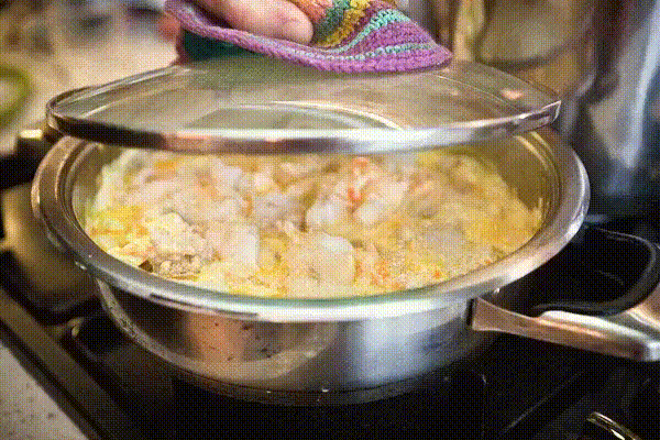 Минтай под сметано-чесночным соусом