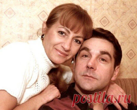 Почему мне нравится пара Маковецкого и Демченко, хотя супруга старше актера аж на 18 лет
Любовь не приемлет условностей. Из-за большой разницы в возрасте паре Маковецкий — Демченко пророчили супружеские измены и развод. А я думаю, что возраст не влияет на искренность. Вопреки предубеждениям многие союзы, в которых женщина старше, оказываются на зависть счастливыми и прочными. И брак Сергея и Елены стал именно таким. Они вместе уже 38 лет. Фото […]
Читай дальше на сайте. Жми подробнее ➡