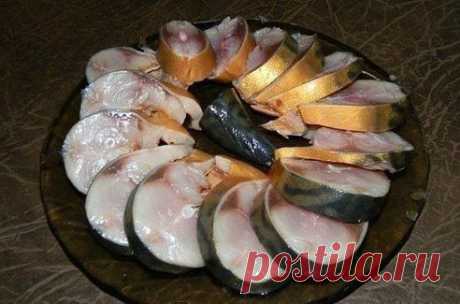 Скумбрия в луковой шелухе.