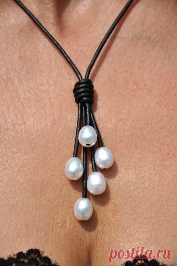 Pearl and Leather Necklace - 5 Pearl Black Lariat Necklace - Pearl and Leather Jewelry Collection