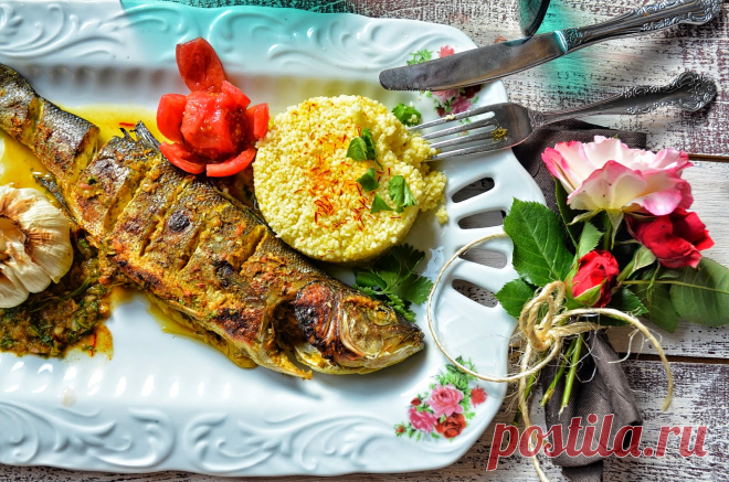Цветно..... с Пепеляшка: Печен лаврак - Chermoula с шафранов кус-кус, или какво е общото между Мароканската кухня и студентските ми спомени......