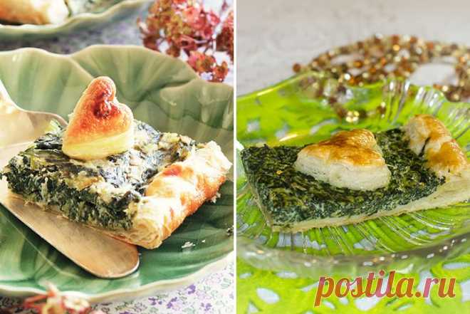 Пирог со шпинатом

Ингредиенты: 500 г шпината, 250 г сыра рикотта, соль и перец — по вкусу, щепотка мускатного ореха, прованских трав, 1 ст. л. сыра пармезан, 2 зубчика чеснока, 2 ст. л. оливкового масла, 1 стебель лука-порея, 500 г слоеного теста, 1 яйцо для смазывания.