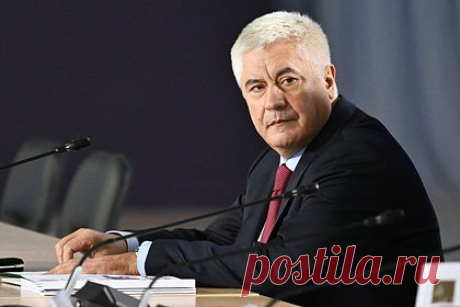 Глава МВД России порассуждал о мошенниках в бизнесе. Глава МВД Владимир Колокольцев порассуждал о мошенниках в бизнесе и борьбе с ними. По словам министра, за свою служебную деятельность ему приходилось встречаться с совершившими экономические преступления россиянами, никто из них не называл себя мошенником. Все они представлялись предпринимателями.