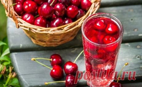 Вкусный компот из черешни: быстрый рецепт без стерилизации Сегодня у нас вкусный компот из черешни (красной или желтой). Сделать его очень быстро, никакой стерилизации не будет – но при этом компот хранится в условиях квартиры долгое время.