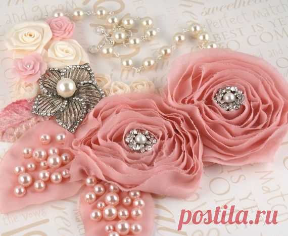 Bridal Statement Bib Necklace in Blush Pink and Cream with Satin Flowers, Czech…