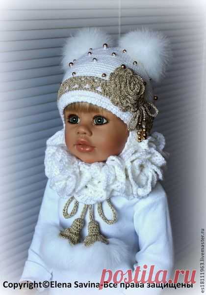 Купить Комплект "Снегурочка №2" - белый, цветочный, шапочка вязаная, шапочка крючком, шапка с помпоном