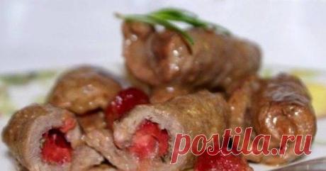 Мясо с вишней.