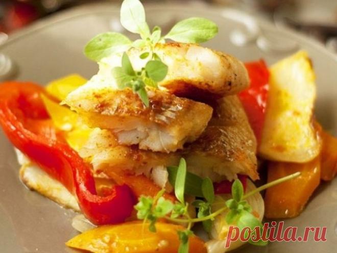 Минтай с овощами в духовке