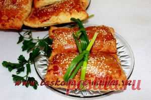 Вкусные пирожки с печенью из слоеного теста
