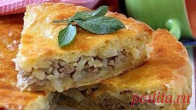 Пирог с мясом и картофелем из бездрожжевого теста Очень простой, вкусный и сытный пирог с мясом и картофелем из бездрожжевого...
