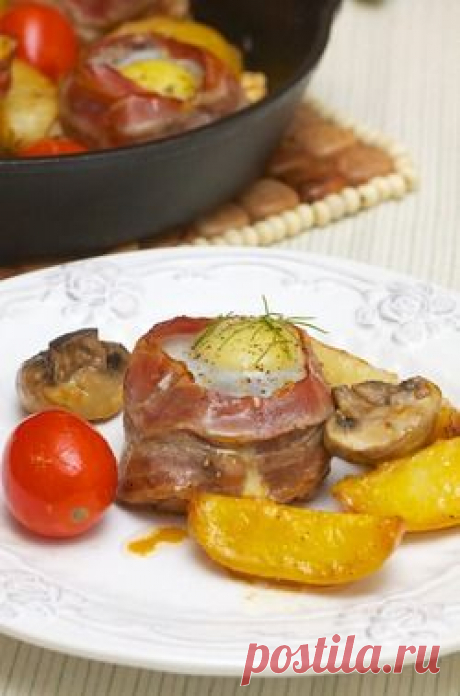 Филе-миньон в беконе с перепелиным яйцом - кулинарный рецепт.