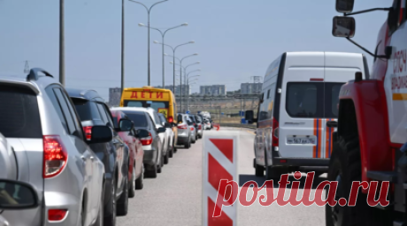 В очереди на досмотр у Крымского моста находится 900 автомобилей. В очереди на ручной досмотр у Крымского моста со стороны Керчи находится 900 автомобилей. Читать далее