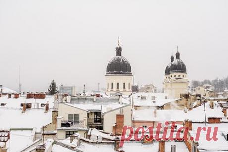 На всей территории Украины объявили воздушную тревогу. На всей территории Украины объявили воздушную тревогу, свидетельствуют данные онлайн-карты украинского министерства цифровой трансформации. Как сообщается, в 10:53 по московскому времени 7 января сигнал об угрозе начал действовать в Киеве, Винницкой и Тернопольской областях, а в 10:55 распространился на всю страну.