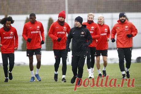 Стало известно о готовности «Спартака» расстаться с большинством легионеров. «Спорт-Экспресс» сообщил о готовности «Спартака» расстаться с большинством легионеров летом 2023 года. В клубе согласны рассмотреть предложения о покупке Виктора Мозеса, Кристофера Мартинса, Шамара Николсона, Кейта Бальде и Мацея Рыбуса. Красно-белые не хотят разрушать складывающийся костяк российских игроков.