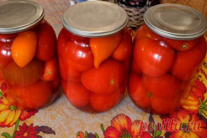 Помидоры на зиму без специй — вкус, который покоряет с первой банки!
В этом году снова буду закрывать почти все помидоры именно так. Обязательно попробуйте хотя бы пару баночек — и, уверена, на следующий год вы захотите закрыть очень много именно по этому рецепту. Он простой, быстрый и невероятно вкусный. Без специй — но с богатым натуральным вкусом спелых томатов!
Ингредиенты на 1 литровую банку:
- Помидоры — около 400 г (лучше плотные, небольшие)
- Соль — 1 ст.л. без гор...