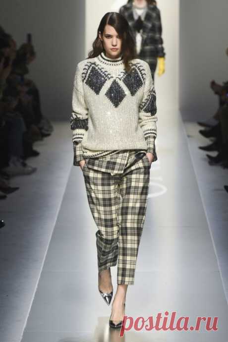 Вязаный подиум. Из коллекции Ermanno Scervino Autumn/Winter 2018 Ready-To-Wear Collection