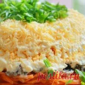Вкусный салат с корейской морковкой и грибами. Понравится всем - МирТесен