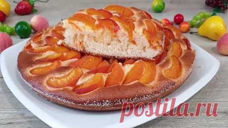 Все смешал и готово! Чудесный пирог с фруктами!