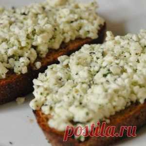 12 вкуснейших намазок на хлеб, которые утолят голод в два счёта!