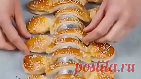Закуска в виде ложек. Приготовить не сложно, а украсит любой праздничный стол