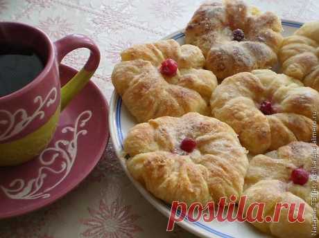 Печенье: цветочки из ананасов.