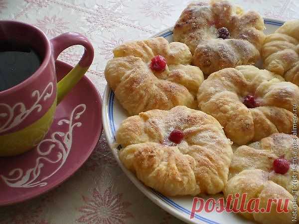 Печенье: цветочки из ананасов.
