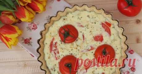 Классный рецепт - Киш (открытый пирог) с томатами и брынзой! Киш - это открытый пирог, придуманный французами, на основе  несладкого рубленого слоеного теста со сливочно-яичной заливкой. Начинка может быть самой разной, вас ограничивает только ваша фантазия. Мои любимые - шпинат с сыром и творогом или томаты с брынзой.