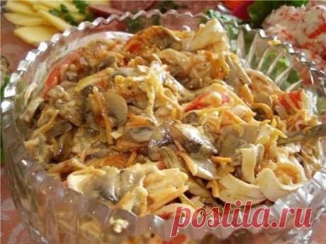 Сытный салат с крабовыми палочками..