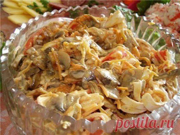 Сытный салат с крабовыми палочками..