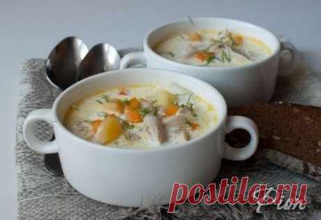 ​Густой куриный суп со сливками 
Ингредиенты:1 целая курица (около 1500-1700 г)&nbsp;2 средних моркови&nbsp;2 средних луковицы&nbsp;пучок стеблей петрушки (листя не нужны)&nbsp;10 горошин черного перца&nbsp;3 литра воды&nbsp;50 г сливочного масла&nbsp;2 ст. л. муки&nbsp;3 средних картофелины&nbsp;2-3 маленьких...