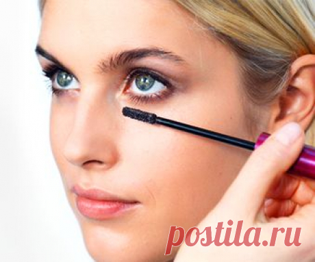 ТУШЬ

Перед тем, как нанести тушь на верхние и нижние ресницы, немного подкрути их. Коричневая тушь (в ансамбле с коричневой подводкой) поможет добиться более естественного эффекта.