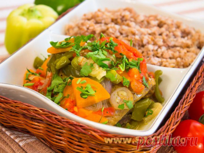 Курица с овощами, тушенная в фольге