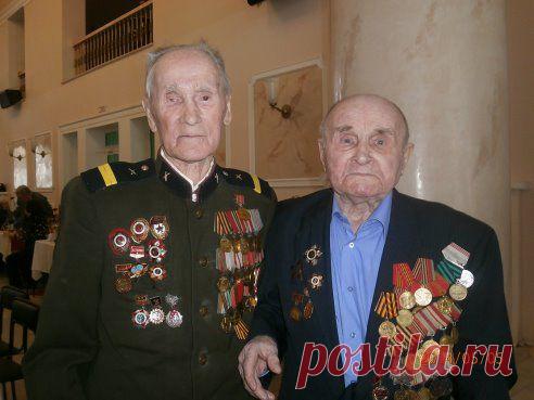 ПЕРЕДАЮ ПО ЦЕПОЧКЕ  поздравления и низкий поклон всем Ветеранам Великой Победы!!!

Ваша оценка