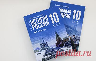 В Чечне представили переизданный учебник по истории для 10-х классов. В школьном пособии доработали главу о репрессированных народах