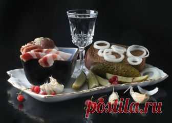 Чем нельзя закусывать водку Водка была и остается одним из самых популярных алкогольных напитков россиян. И вот сколько веков существует...