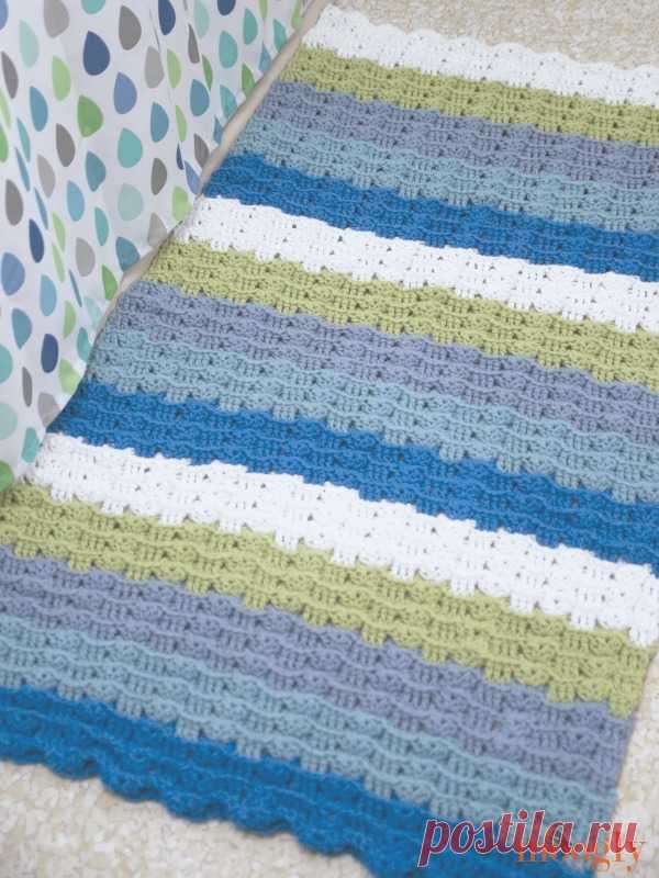 Free Pattern: Little Waves Crochet Rug