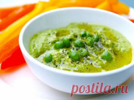 👌 Очень вкусный хумус из зелёного горошка, рецепты с фото Удивите своих родных или друзей необычной, но очень вкусной закуской — гороховым хумусом. Такая вариация знаменитой закуски готовится однозначно проще оригинала, а также имеет ярки...