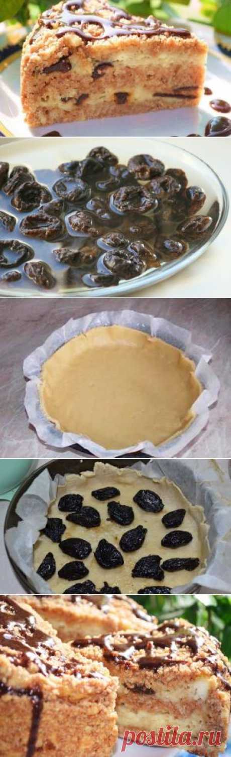 Пирог с черносливом и творогом без яиц