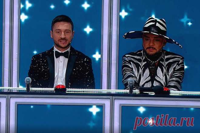 «Сотня фриков и Филя в шляпе!». Зрители и Лоза громят «Ну-ка, все вместе!». На днях прошел финал вокального телеконкурса «Ну-ка, все вместе!». Шоу настолько популярно, что после каждого выпуска собирает поклонников в Сети, где они ведут масштабные баталии за участников-любимчиков.