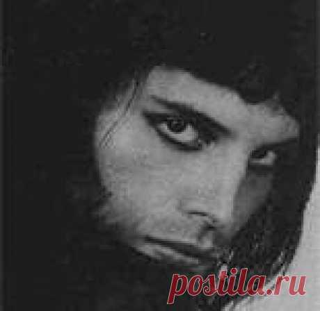 ЛЕГЕНДЫ НЕ УМИРАЮТ.ФРЕДДИ МЕРКЬЮРИ. ЧАСТЬ I. ДЕТСКИЕ ГОДЫ, ПЕРИОДЫ УЧЕБЫ: tatiana_akko
