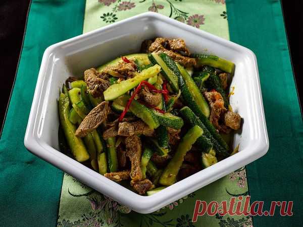 Очень простой корейский салат из огурцов и мяса от Сталика