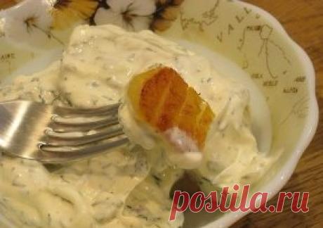 Вкуснейшая и простая жареная картошка
Невероятно вкусный и простой рецепт картошки для праздничного стола! Готовить легко и просто, а получается великолепно - сытно, ароматно, вкусно-превкусно. Мне к такому блюду и мяса не нужно - оно какое-то самодостаточное получается, так как обязательный соус из сметаны с зеленью и чесноком отменно сочетается к картошкой. При желании соус можно подавать отдельно, а можно и сразу полить картошку - так она лучше пропитывается и вообще не...