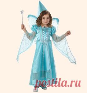 Стихотворение-визитка для карнавального костюма Небесной Феи.
Полюбившийся моим читателям волшебный карнавал фей продолжается! Сегодня мы познакомимся с еще одной волшебницей природных сил – Небесной Феей. Голубое платье с крылышками будет к лицу любой девочке. А чтобы на костюмированном празднике не только хорошо выглядеть, но и ярко представить свою героиню, достаточно выучить это короткое стихотворение-визитку.