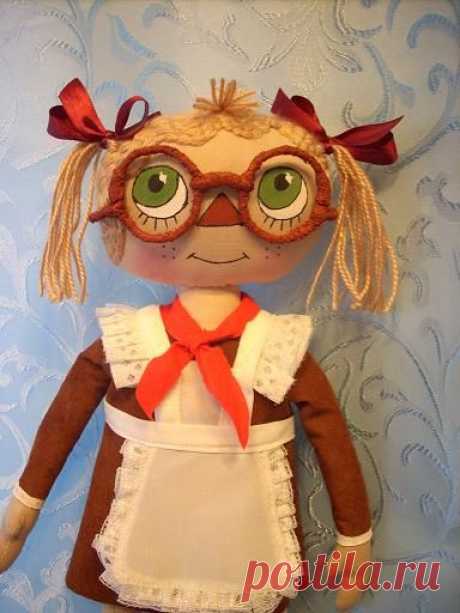 Примитивная кукла школьница