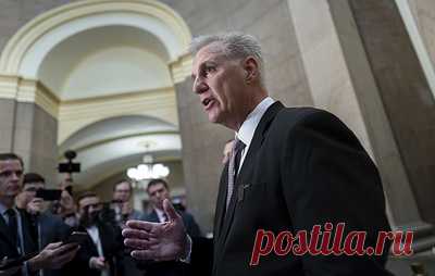 Спикер Палаты представителей опроверг наличие сделки по Украине с Белым домом. Кевин Маккарти прокомментировал ситуацию вокруг бюджетных договоренностей в Соединенных Штатах и дальнейшей судьбы помощи Вашингтона Киеву