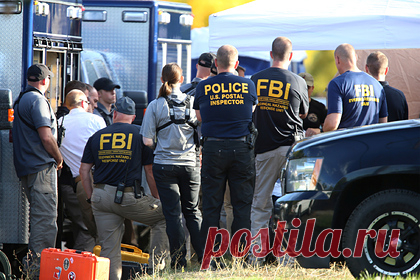 ФБР начало расследовать деятельность обходившей санкции против России компании. ФБР и федеральные прокуроры США начали расследование в отношении американской компании Intertech Corporation из штата Нью-Гэмпшир. Ее заподозрили в преднамеренной фальсификации документов и поставках оборудования для «программ российского оружия массового уничтожения» российской фирме, находящейся под санкциями США.