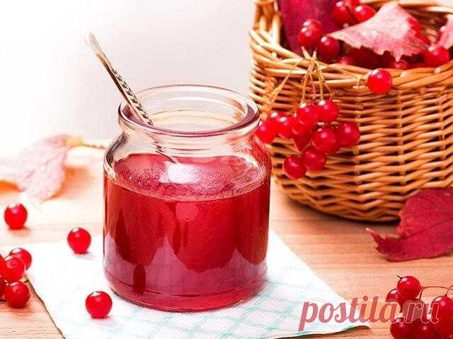 Калина от ста болезней 
В калине всё ЦЕЛЕБНО: кора, веточки, цветы, ягоды и сушёные косточки. 
Наши предки о лечебных свойствах калины, знали, что ее ягоды улучшают работу сердца, обладают успокаивающим действием. 
Витамина С в калине в 1, 5 раза больше чем в лимоне. В ней есть железо, селен, йод, каротин, фосфор. 
С мёдом калину назначали при простудных заболеваниях. 
Чай из калины пили при гнойничковых заболеваниях кожи, при воспалении десен. 
Отвар из корней и коры дава...