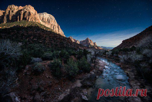 Зайон (национальный парк), Округ Вашингтон, Юта, США. / Экстремальный досуг