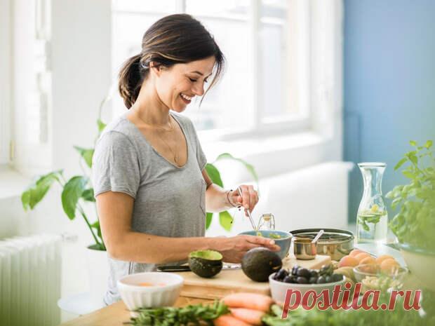 Продукты, для здоровья кишечника
Некоторые продукты способны значительно улучшить состояние кишечника, а с ним и работу иммунитета. В нашем материале собрали самые эффективные из них. Зависит ли самочувствие человека от его пищевых привычек? Гиппократ сказал однажды: «Ты — это то, что ты ешь». Вместе с врачом-гастроэнтерологом «СМ-Клиника» Шотой Гуливерович Каландия рассматриваем 7 продуктов,...
Читай дальше на сайте. Жми подробнее ➡