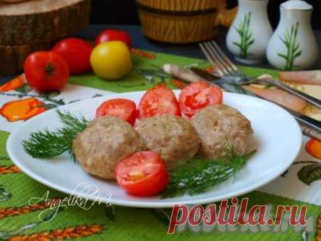 Как приготовить рыбные котлеты на пару - 8 пошаговых фото в рецепте Сегодня расскажу о том, как приготовить очень вкусные рыбные котлеты на пару. Этот рецепт особенно понравится тем, кто придерживается здорового питания. Такие котлеты получаются очень сочными и ароматными. Возможно, по внешнему виду они проигрывают жареным котлетам, но полезность таких котлеток ...
